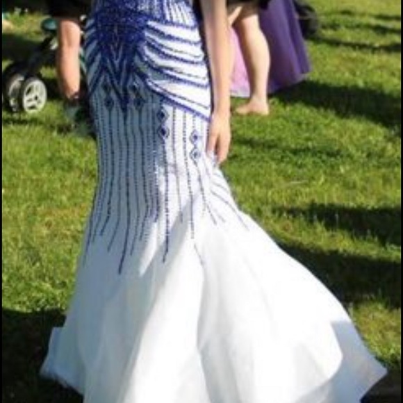 Dress - Picture 2 of 5